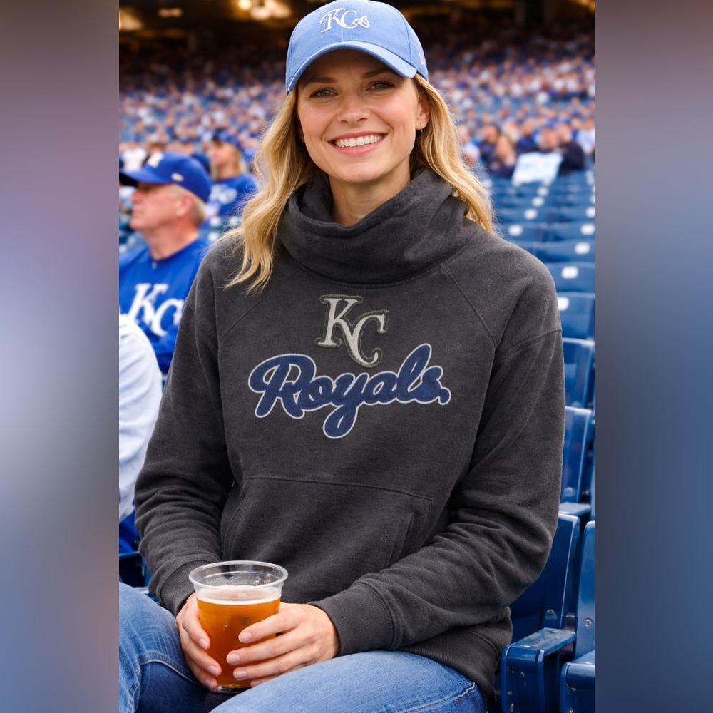 MLB Funnelneck KC Royals For Her Tackle Twill Embroidered Sweatshirt - Pockets